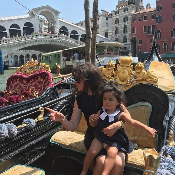 Meet your Posher, Samia - Picture 1 of 1